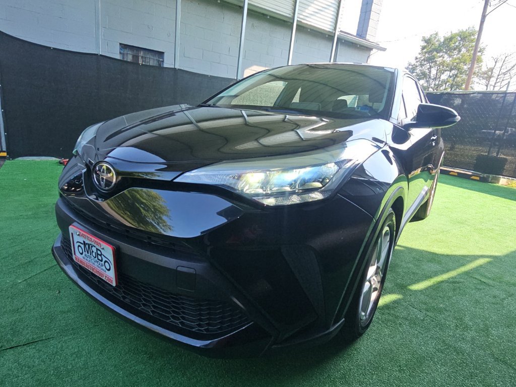 Used 2021 Toyota C-HR LE FWD image 8