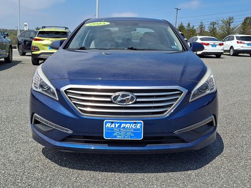 Used 2015 Hyundai Sonata SE w/ Option Group 09 FWD image 2