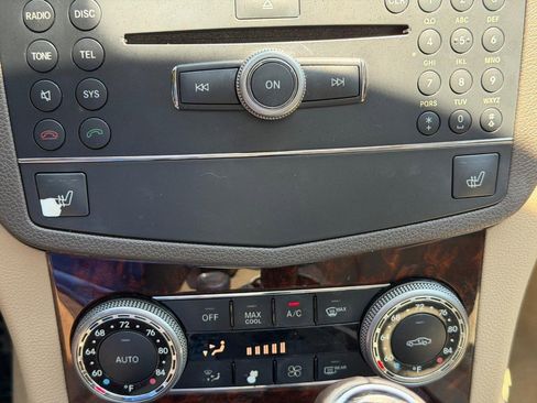 Used 2009 Mercedes-Benz C 300 Sedan image 22