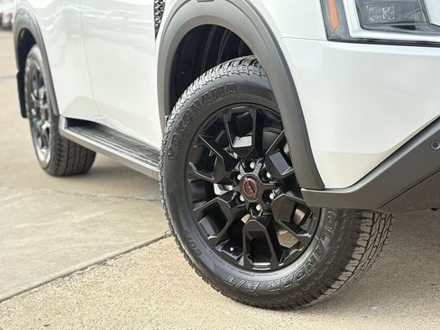 New 2026 Nissan Armada PRO-4X w/ Captain's Chari Seat Package AWD/4WD image 5