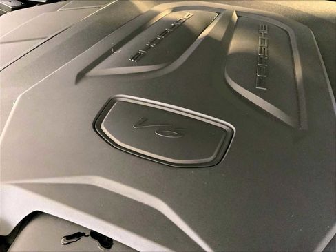 Certified 2025 Porsche Cayenne image 33