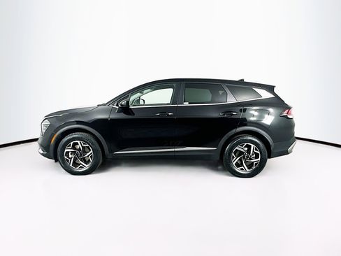 Used 2025 Kia Sportage LX image 4