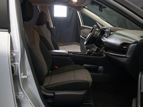 Used 2022 Nissan Rogue SV image 16