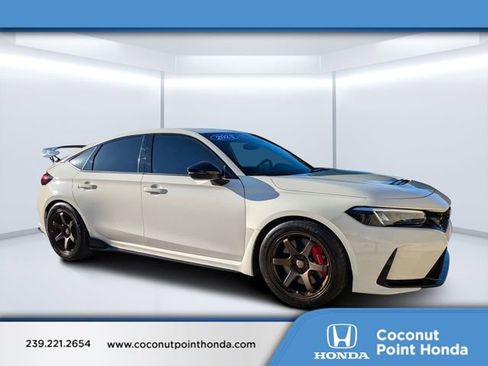Used 2023 Honda Civic Type R image 1