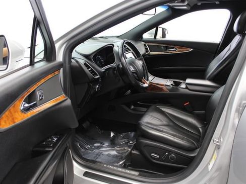 Used 2018 Lincoln MKX Select w/ Lincoln MKX Climate Package FWD image 12