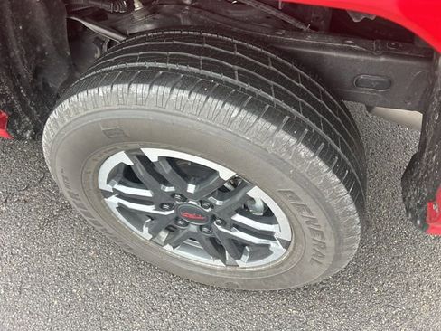 Used 2024 Toyota Tacoma TRD Sport image 19