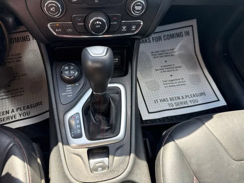 Used 2014 Jeep Cherokee Trailhawk w/ Leather Interior Group AWD/4WD image 31