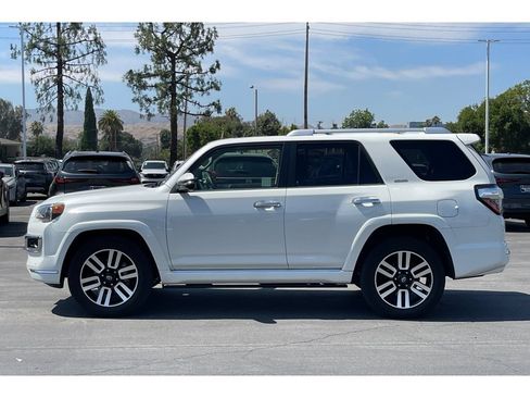 Used 2023 Toyota 4Runner Limited RWD image 3
