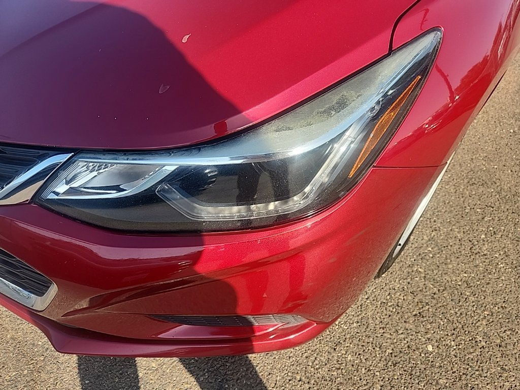 Used 2018 Chevrolet Cruze LT w/ Convenience Package FWD image 5