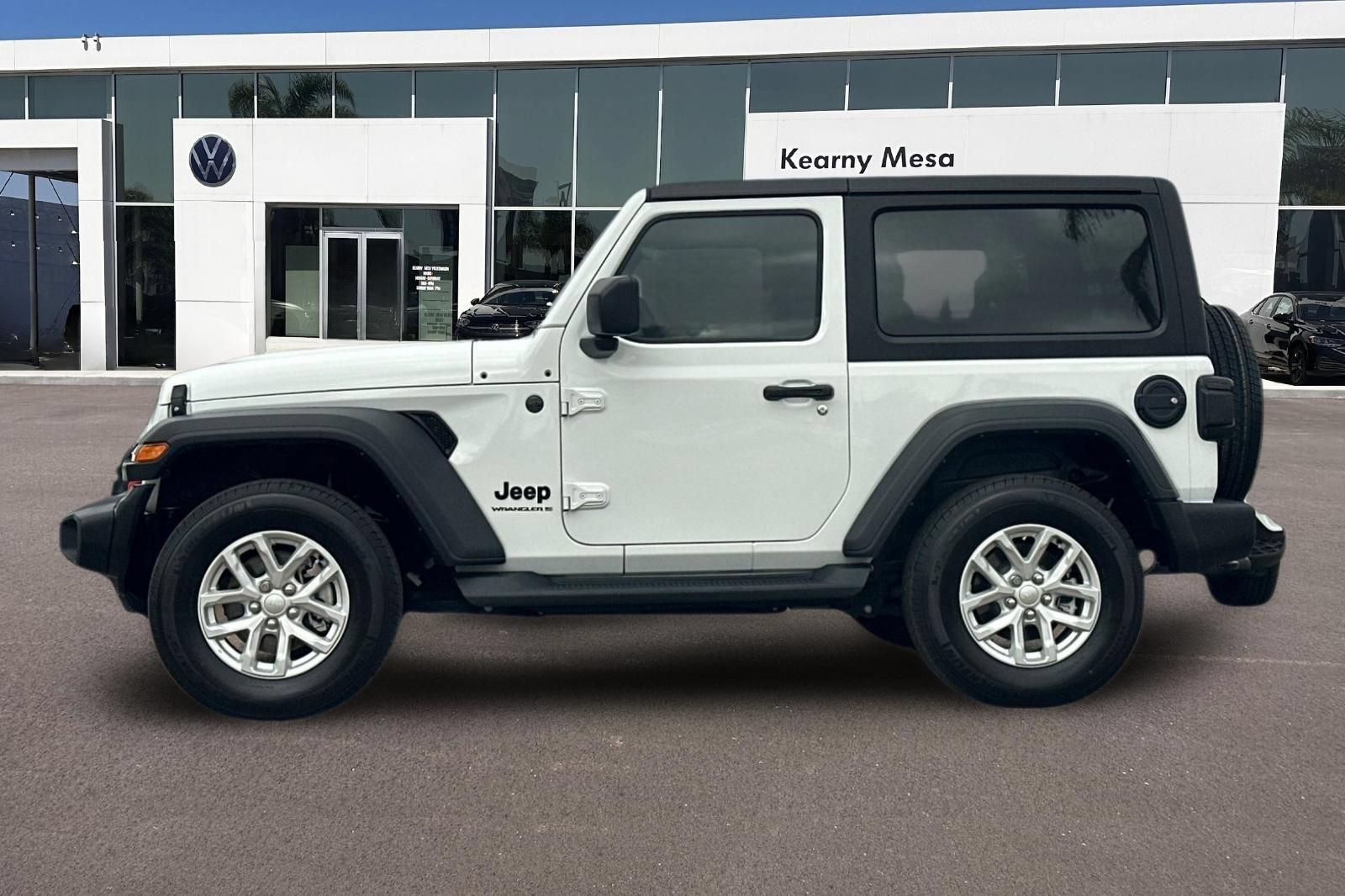 Used 2023 Jeep Wrangler Sport AWD/4WD image 7