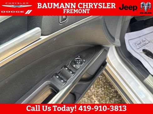 Used 2020 Ford Fusion SE FWD image 11