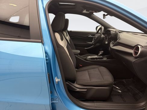 Used 2025 Chevrolet Trax RS w/ Sunroof Package FWD image 16