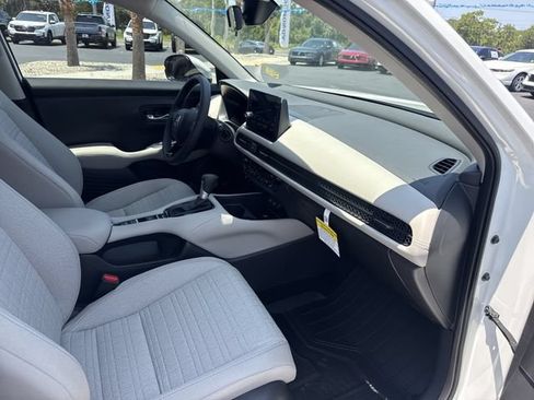 New 2027 Honda HR-V LX image 18