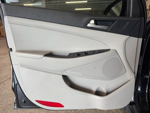 Used 2019 Hyundai Tucson Value FWD image 15