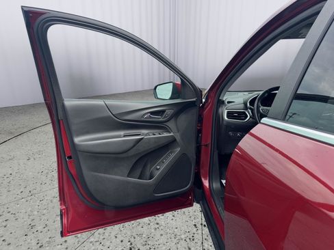 Used 2021 Chevrolet Equinox LT FWD image 25