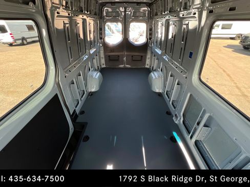 Certified 2025 Mercedes-Benz Sprinter 2500 image 24