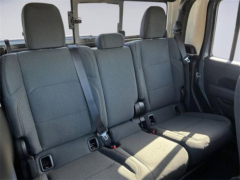 New 2025 Jeep Gladiator Willys image 18