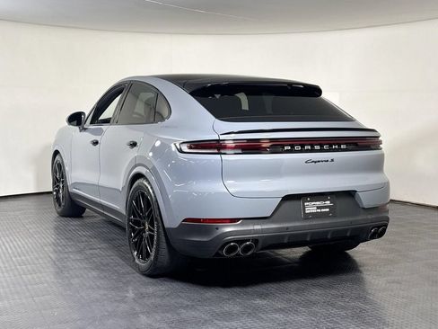 Certified 2024 Porsche Cayenne S AWD/4WD image 3