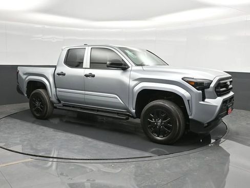 Used 2025 Toyota Tacoma SR image 5