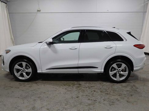 New 2025 Audi Q5 Premium Plus image 2