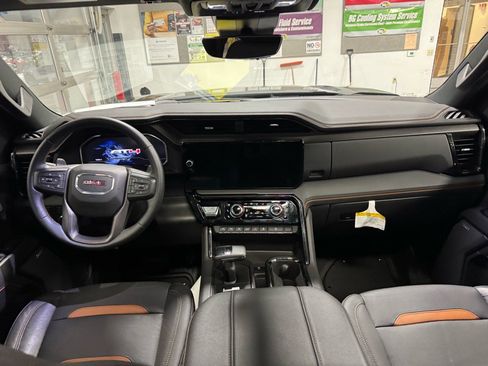 Used 2024 GMC Sierra 1500 AT4 w/ Technology Package image 16