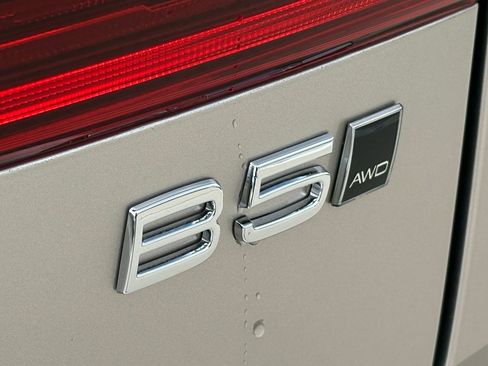 New 2026 Volvo XC60 B5 Plus w/ Protection Package Premier image 7