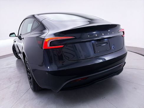 Used 2024 Tesla Model 3 Standard Range RWD image 8