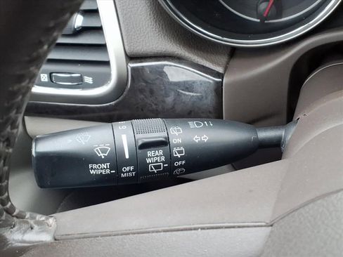 Used 2011 Jeep Grand Cherokee Laredo image 18