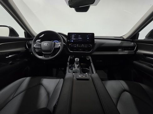 Used 2026 Toyota Grand Highlander XLE image 14