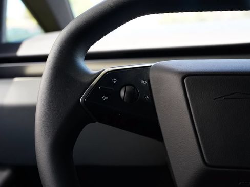 Used 2024 Tesla Cybertruck AWD Crew Cab image 30