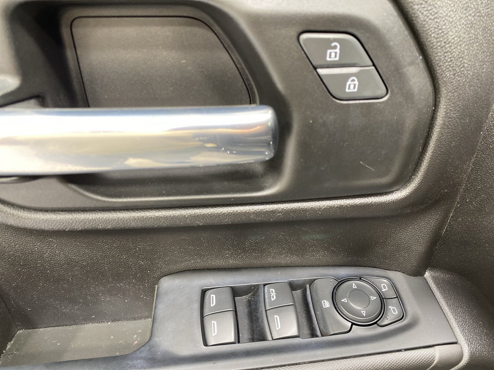 Used 2022 Chevrolet Silverado 1500 Custom AWD/4WD image 13