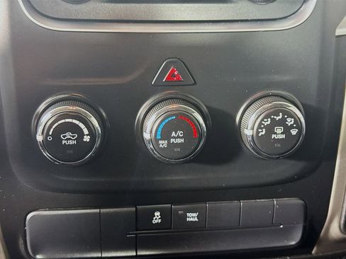 Used 2019 RAM 1500 Classic SLT RWD image 16