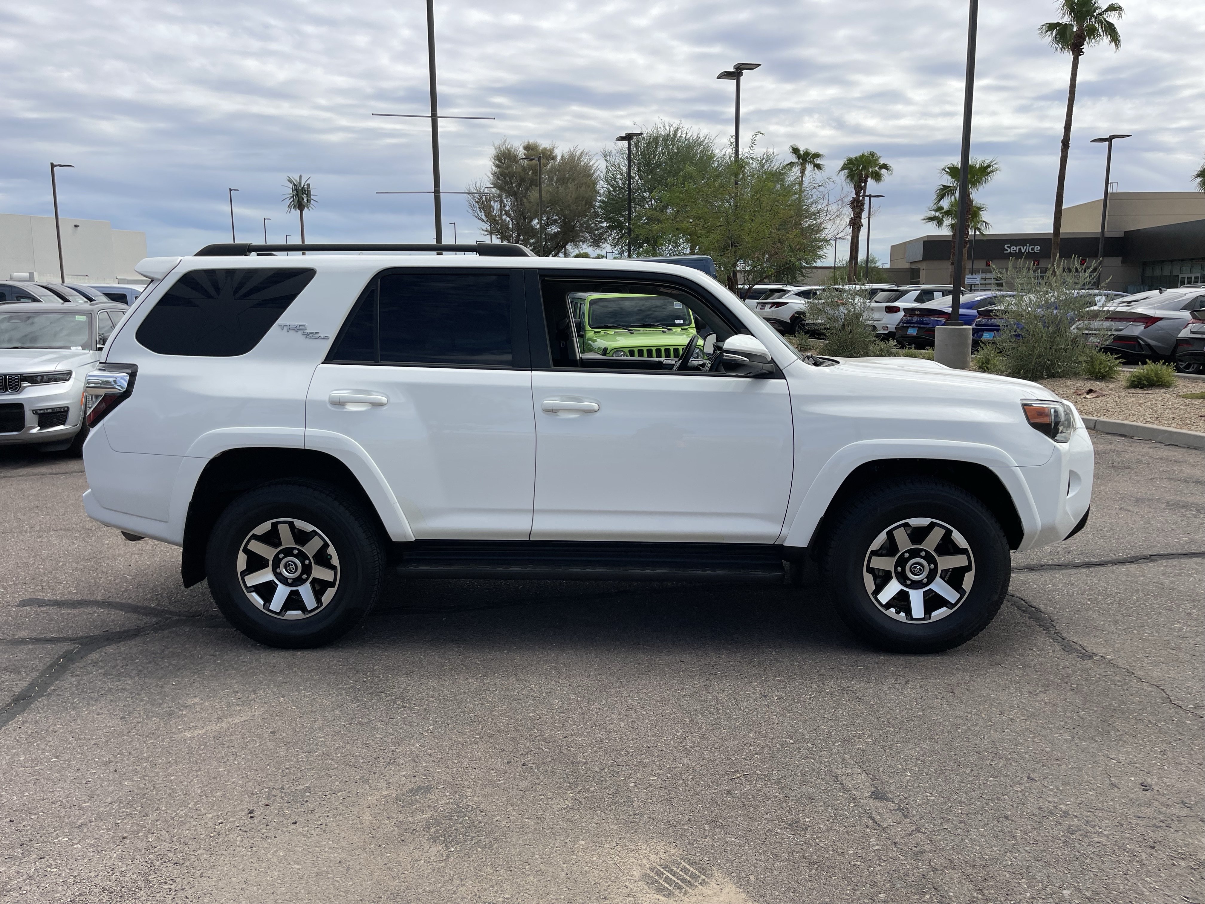 Used 2020 Toyota 4Runner TRD Off-Road Premium AWD/4WD image 6
