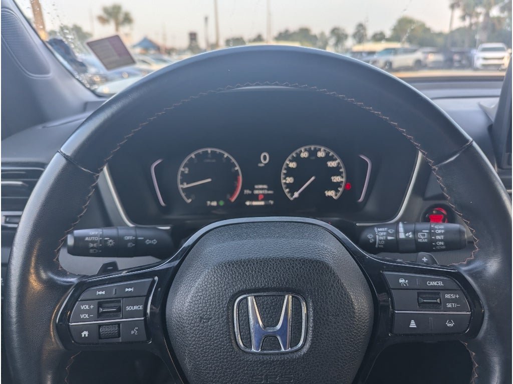 Used 2025 Honda Pilot Sport image 17