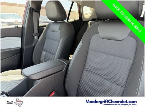 Used 2025 Chevrolet Trax LT w/ LT Convenience Package FWD image 22