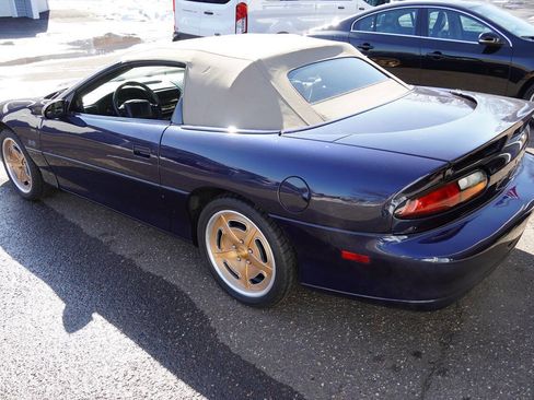 Used 2002 Chevrolet Camaro Z28 w/ SS Performance/Appearance Pkg image 9