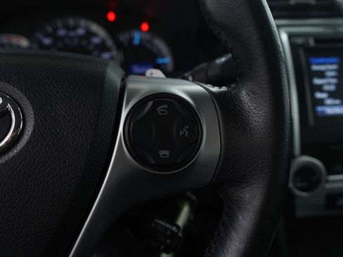 Used 2014 Toyota Camry SE image 18