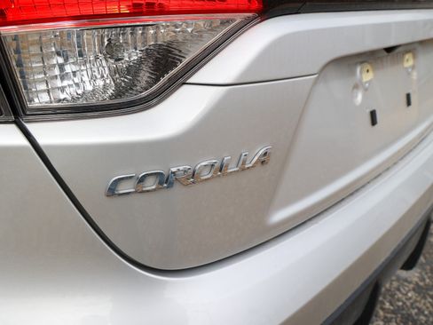 Used 2026 Toyota Corolla SE FWD image 11