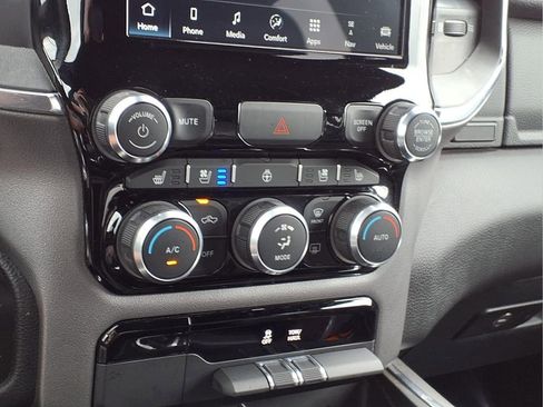 Used 2024 RAM 1500 Laramie AWD/4WD image 15