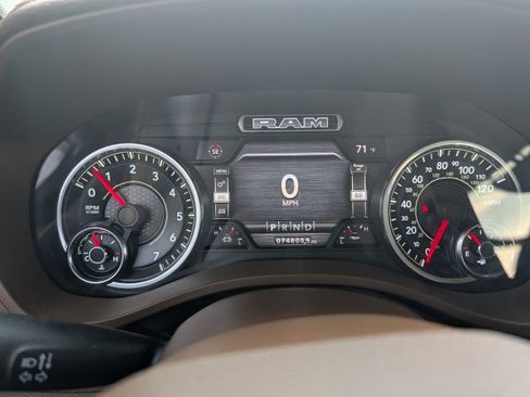 Used 2021 RAM 1500 Laramie AWD/4WD image 17