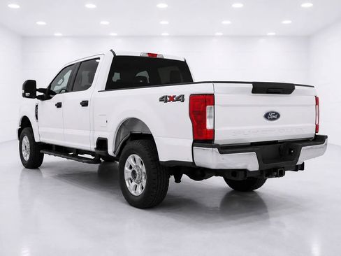 Used 2024 Ford F350 XLT AWD/4WD image 3