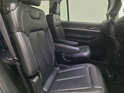 Used 2023 Jeep Grand Cherokee L Limited AWD/4WD image 19