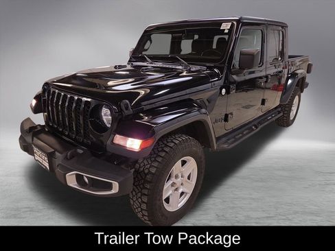 Used 2021 Jeep Gladiator Sport image 4