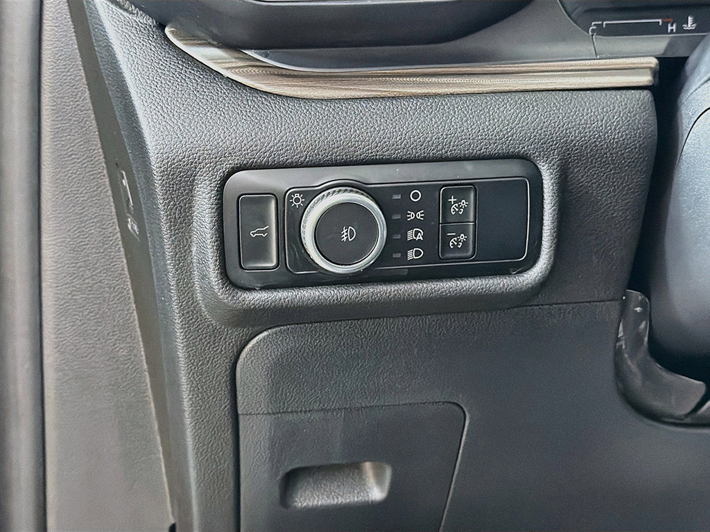 Used 2024 Ford Explorer Limited w/ Equipment Group 301A AWD/4WD image 37