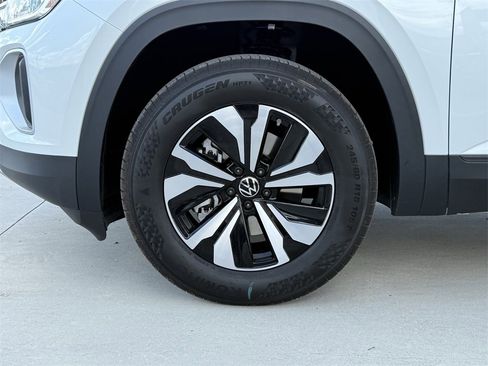 New 2026 Volkswagen Atlas SE image 9