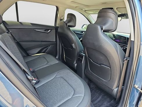 Used 2024 Kia Niro SX Touring FWD image 31