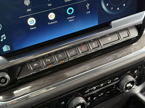 Used 2024 Chevrolet Silverado 1500 LTZ image 24