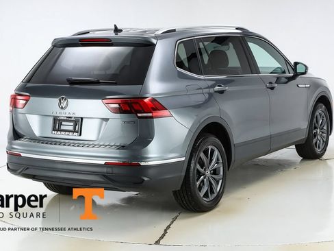 Used 2022 Volkswagen Tiguan SE w/ Panoramic Sunroof Package AWD/4WD image 9