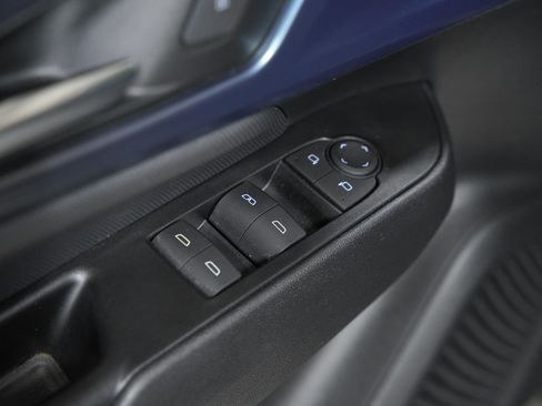 Used 2024 Chevrolet Equinox EV LT image 24