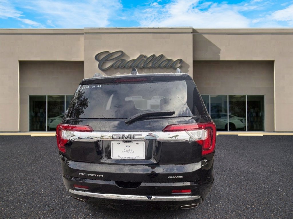 Used 2023 GMC Acadia Denali w/ Black Diamond Edition AWD/4WD image 4